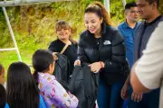 Cauca entrega 3.000 kits escolares a niños del Macizo para cerrar brechas educativas