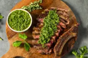 Chimichurri: la salsa argentina que conquista paladares en todo el mundo