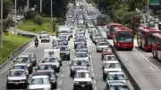 Colombia lidera el caos vial en Latinoamérica: Bogotá, Medellín, Cali y Barranquilla sumergidas en trancones históricos
