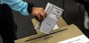 Colombianos exigen al Gobierno proteger la democracia y ven la desinformación como mayor amenaza