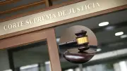 Corte Suprema multa a abogado por usar IA para generar jurisprudencia falsa en recurso judicial
