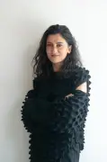 Diseñadora bogotana Manuela Álvarez es semifinalista del prestigioso premio LVMH 2026