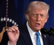 Donald Trump sugiere una 'toma de control amistosa' de Cuba en medio de crisis económica