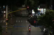 El Centro de Bucaramanga se sume en la oscuridad y el abandono durante la noche