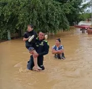 Emergencia invernal en Córdoba: Policía lidera rescates y atención humanitaria en Montería