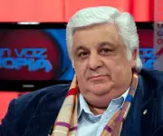 Empresario argentino Alberto Samid regresa en avión sanitario tras críticas a autoridades