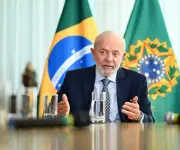 Encuesta revela ventaja de Lula sobre Flavio Bolsonaro en carrera presidencial 2026