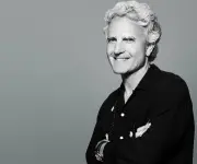 Fallece Billy Steinberg, compositor de clásicos como 'Like a Virgin' y 'True Colors'