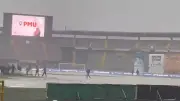 Fuerte aguacero en Bogotá obliga a proteger la cancha de El Campín previo a Millonarios vs. Águilas Doradas