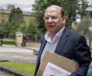 Gobierno de Petro declara emergencia económica en ocho departamentos del país