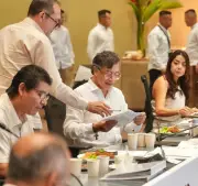 Gobierno de Petro firma solicitud para convocar Asamblea Nacional Constituyente en Colombia
