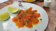 Gravlax de Trucha Altiplánica: Un Lujo Gastronómico Colombiano con Técnica Nórdica