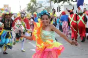 Guacherna de Barranquilla: 550.000 asistentes y una comparsa inclusiva marcan el inicio del Carnaval