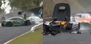 Horror en Australia: Auto se incendia tras brutal choque en carrera de resistencia