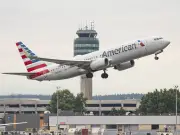 Impactos de bala hallados en avión de American Airlines tras vuelo desde Colombia