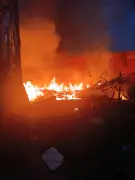 Incendio devasta vivienda en Cartagena: mujer logra escapar pero pierde todo