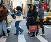 Inflación en EE.UU. sube menos de lo esperado en enero, pero datos subyacentes preocupan