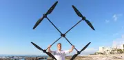 Ingeniero sudafricano bate récord con dron que vuela más de 3,5 horas con una carga