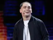 Lucho Miranda, comediante chileno, llega a Colombia con su espectáculo 'Abriendo las Manos'