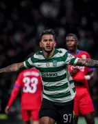 Luis Suárez marca con el Sporting de Portugal en su debut oficial