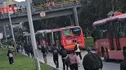 Manifestaciones en la Calle 26 paralizan TransMilenio y activan retornos en Bogotá