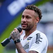 Neymar sorprende al mundo al no descartar su retiro del fútbol a finales de este año