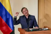 Petro anuncia inversión billonaria para reconstrucción tras emergencia por lluvias en Colombia