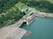 Petro exige reducción de tarifas eléctricas y Urrá acata medida regulatoria