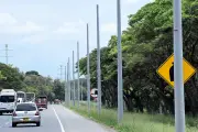 Recta Cali-Palmira se moderniza con iluminación solar: avanza obra de energía sostenible
