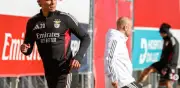 Richard Ríos vuelve a entrenar con el Benfica tras lesión y Mourinho ilusiona con su regreso para la Champions