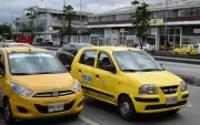 Taxista de Bogotá capturado por estafar más de $379 millones con cambiazo de tarjetas