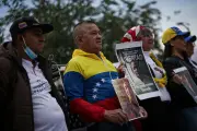 Venezuela libera a 17 presos políticos tras huelga de hambre y presión civil en Caracas