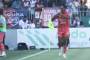 Yerry Mina regresa con fuerza: 90 minutos sólidos y liderazgo en Cagliari