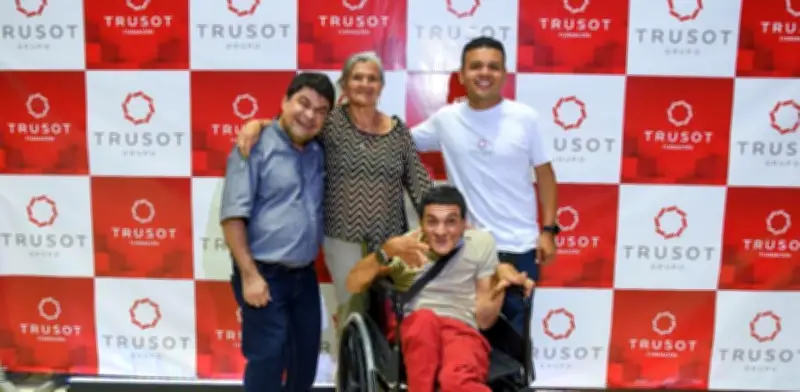 600 sillas de ruedas transforman vidas en Cali: emotiva entrega liderada por Jeison Aristizábal y Trusot