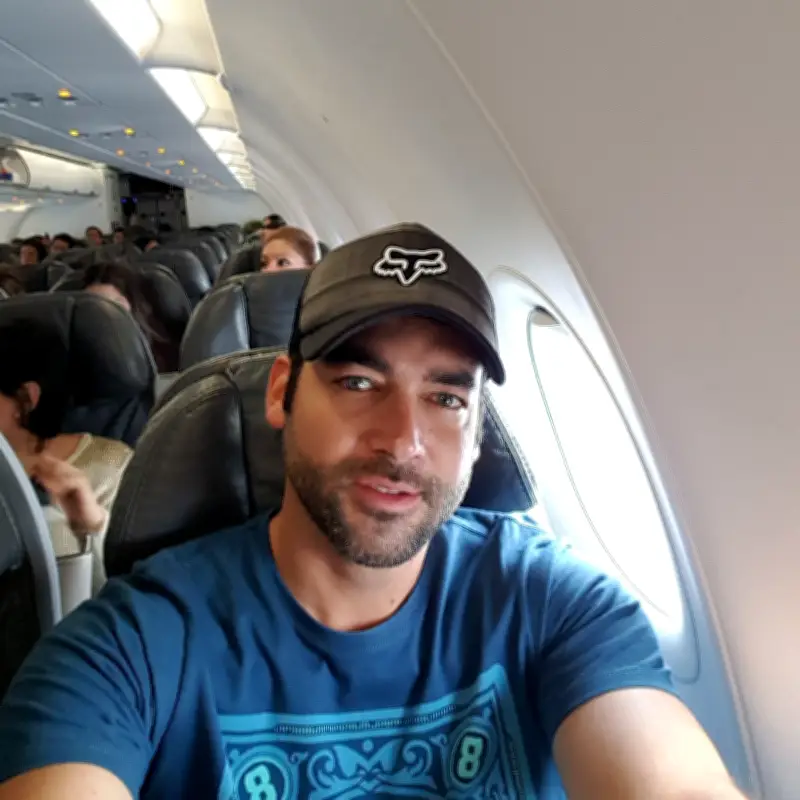 Actor colombiano revela cómo Dios lo detuvo al borde de la infidelidad en motel