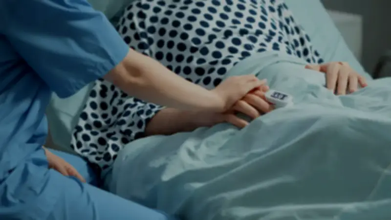 Actor Finnian Garbutt lanza campaña de donaciones para su familia ante pronóstico terminal