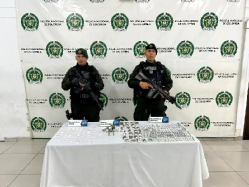 Adolescente capturado en Bucaramanga con revólver y drogas para distribución