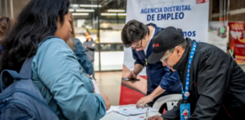 Agencia Distrital de Empleo lleva más de 1.900 vacantes a centro comercial de Engativá en Bogotá
