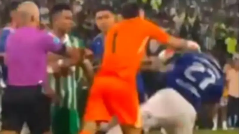 Agresión de David Ospina a Rodrigo Contreras: el video que no mostró la transmisión oficial