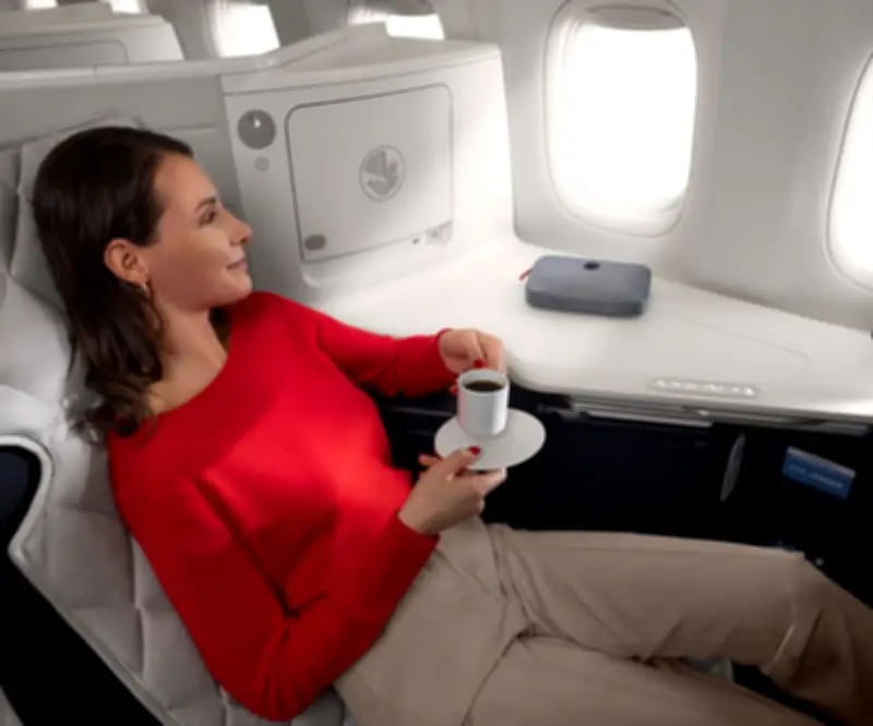 Air France y Sofitel se alían para transformar el confort en cabina Business con sobrecolchones de lujo