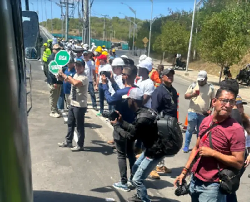 Alcalde Char habilita segundo puente del intercambiador vial en Barranquilla