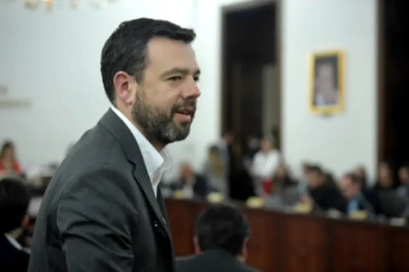 Alcalde Galán convoca a congresistas para fortalecer seguridad en Bogotá con acceso a cámaras privadas