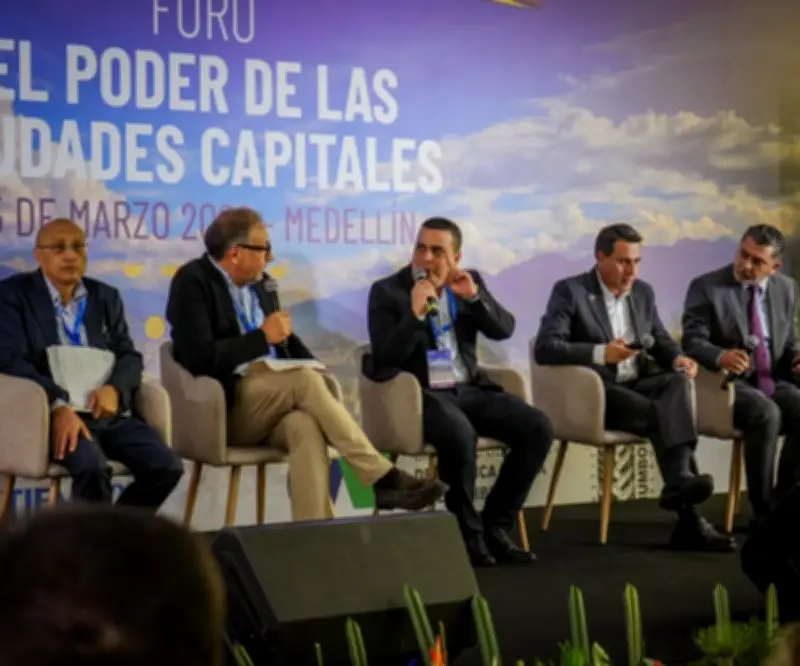 Alcaldes exigen mayor autonomía fiscal: 80% del presupuesto de capitales depende del Gobierno