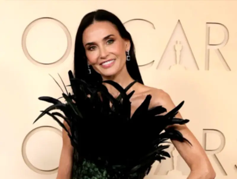 Alfombra Roja de los Óscar 2026: Elegancia y Audacia en los Looks de las Celebridades