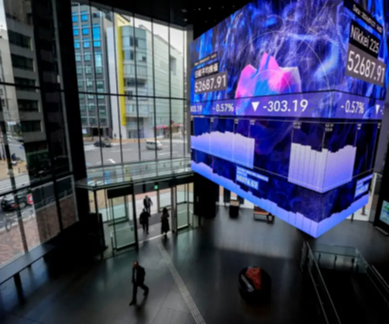 Alza del petróleo por conflicto en Medio Oriente hunde mercados globales