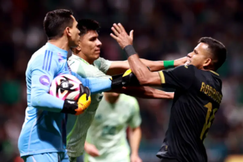 América de México confirma lesión de Malagón: fuera del Mundial por rotura de Aquiles