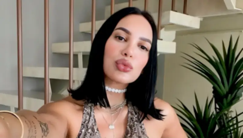 Andrea Valdiri cumple sueños con fiesta de quince para 15 jóvenes en Cartagena