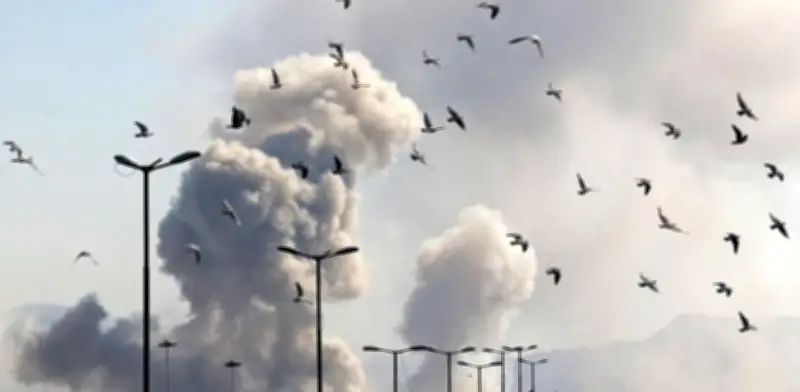 Análisis: Cómo se gestó la guerra entre Estados Unidos e Irán tras años de decisiones políticas