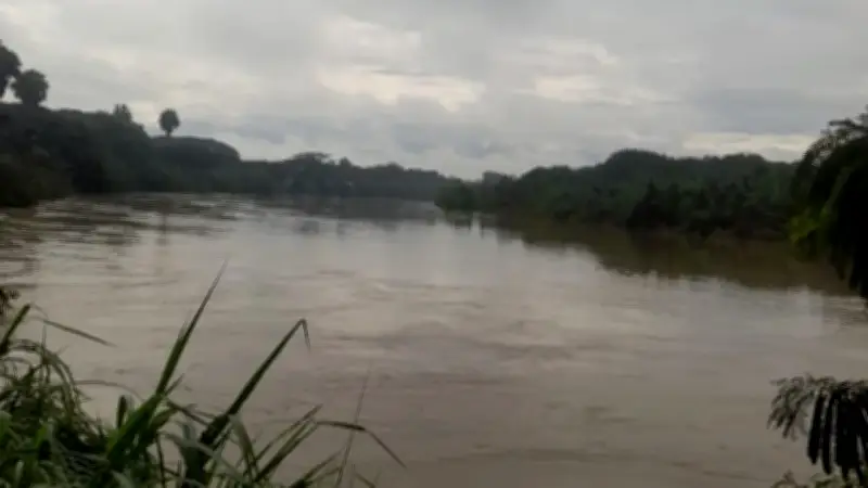 Antioquia instala carpas en La Pintada ante emergencias por crecida del río Cauca