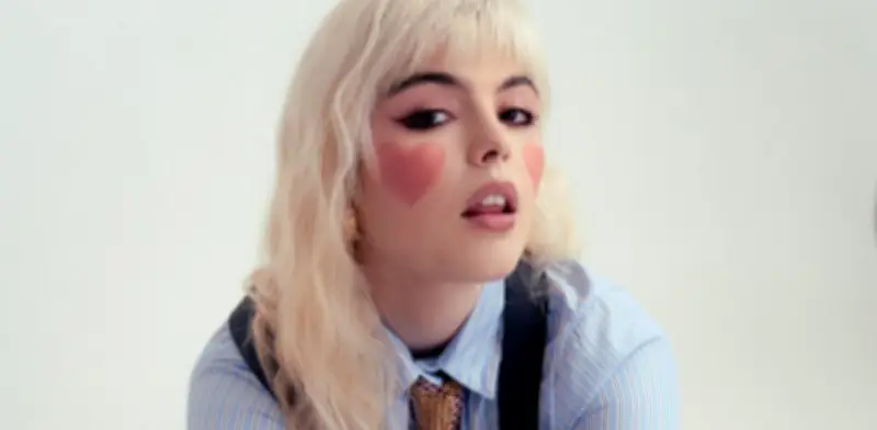 Antonia Jones convierte su peor 'tusa' en álbum conceptual sobre el desamor en Bogotá